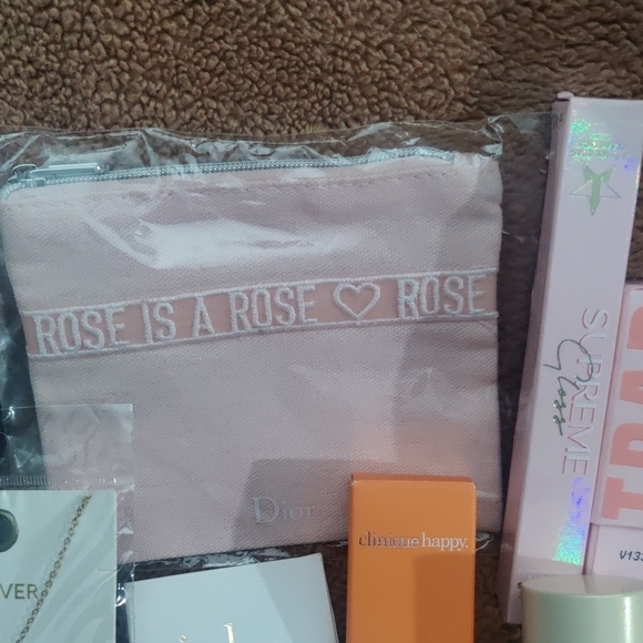 Dior Pink Apparel and Beauty Collection - Picture 12 of 13